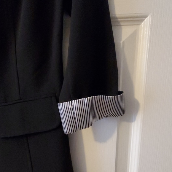 Blazer - Picture 3 of 3